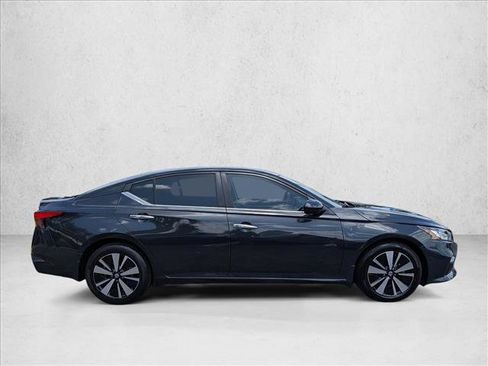 Used 2021 Nissan Altima 2.5 SV FWD image 4