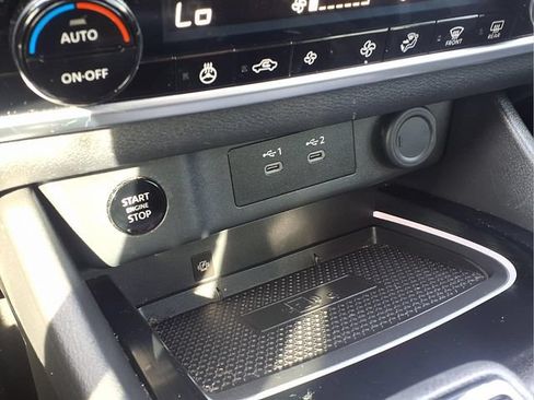 Used 2024 Nissan Rogue SL AWD/4WD image 12