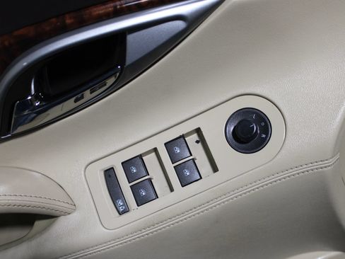 Used 2013 Buick LaCrosse Leather w/ Entertainment Package FWD image 7