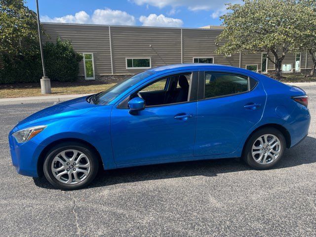Used 2018 Toyota Yaris iA FWD image 3