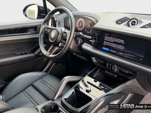 Used 2026 Porsche Cayenne Turbo w/ Technology Package AWD/4WD image 19