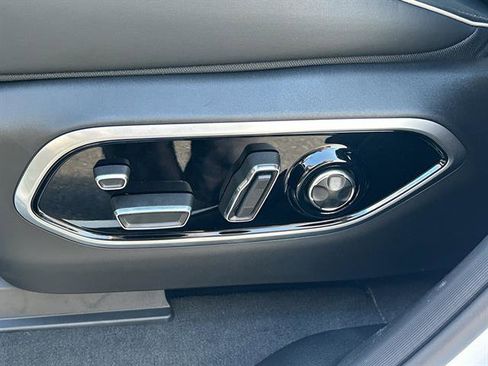 New 2025 Jeep Grand Cherokee Summit image 15