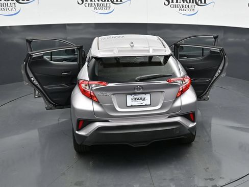 Used 2019 Toyota C-HR XLE FWD image 35