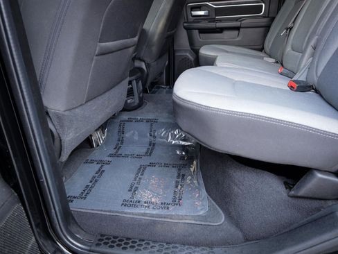 Used 2024 RAM 3500 Big Horn image 31