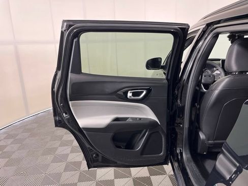 Used 2026 Jeep Compass Limited AWD/4WD image 37