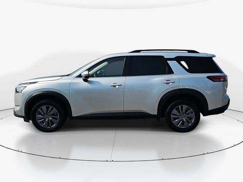 Used 2024 Nissan Pathfinder SV FWD image 10