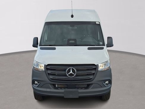Used 2026 Mercedes-Benz Sprinter 2500 image 2