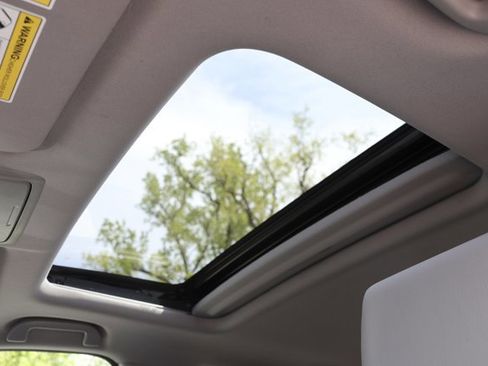 Used 2018 Honda CR-V Touring image 22