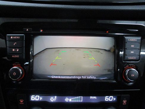 Used 2020 Nissan Rogue SV image 24