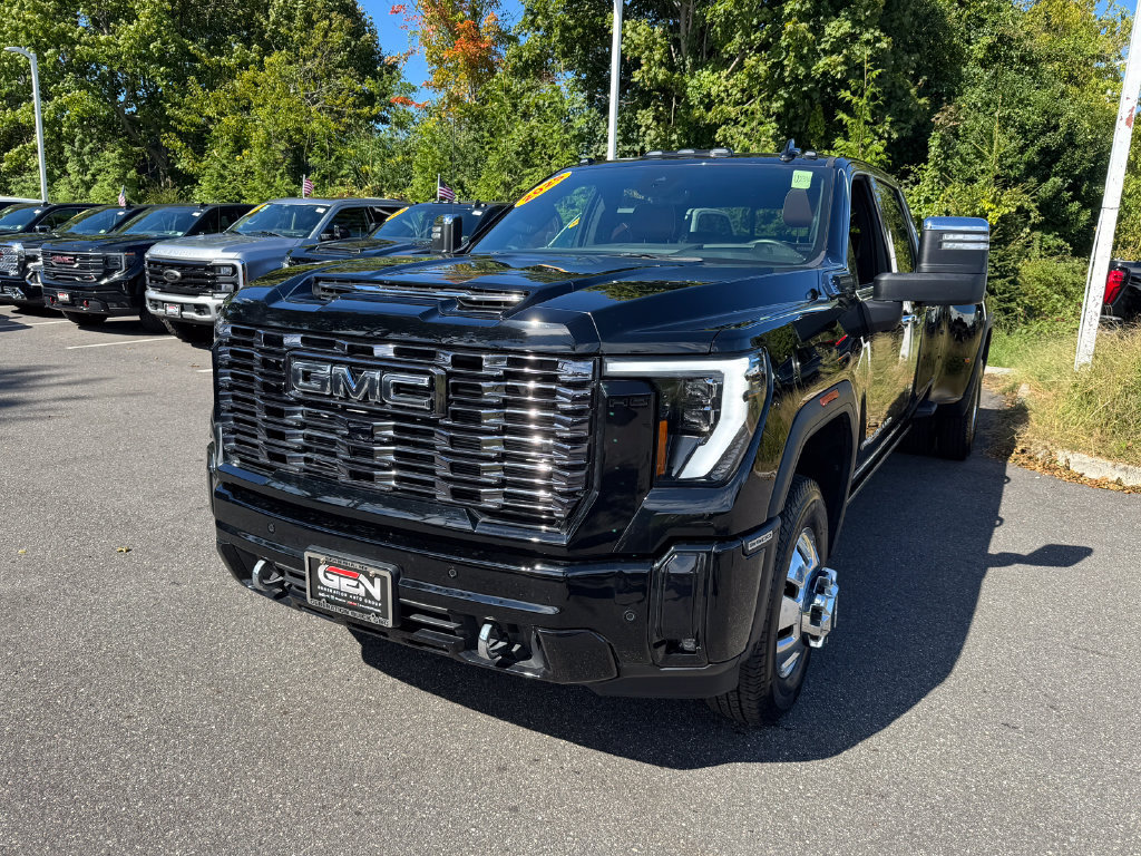 Used 2025 GMC Sierra 3500 Denali Ultimate AWD/4WD image 7