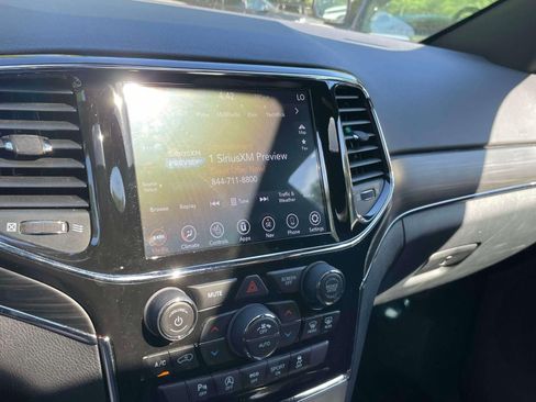 Used 2021 Jeep Grand Cherokee Limited AWD/4WD image 28