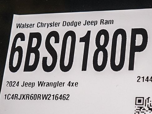 Used 2024 Jeep Wrangler Unlimited Rubicon 4xe AWD/4WD image 31