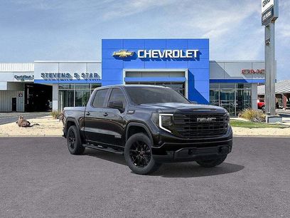 New 2026 GMC Sierra 1500 Elevation w/ LPO, Elevation Black Package