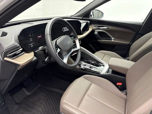 Used 2025 Audi Q5 Premium w/ Convenience Package AWD/4WD image 5