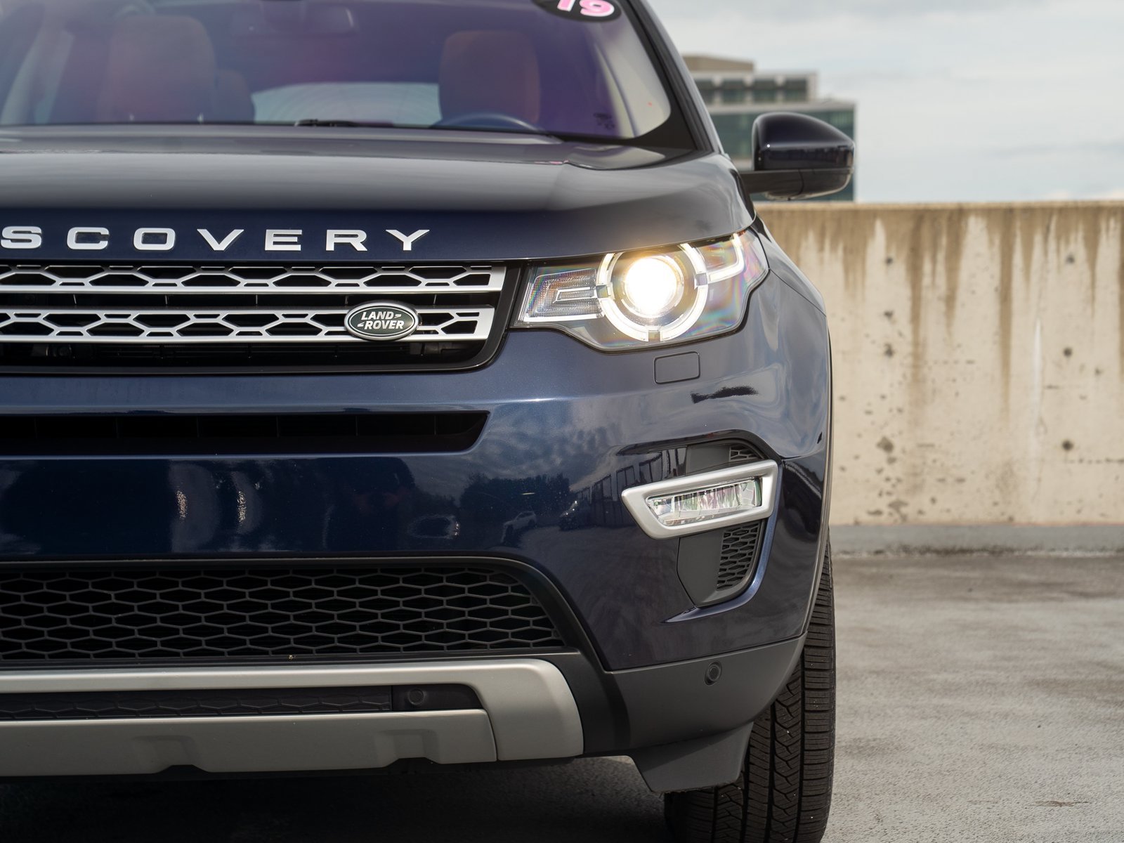 Used 2019 Land Rover Discovery Sport HSE Luxury AWD/4WD image 8