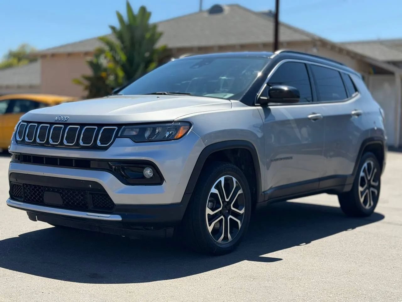 Used 2022 Jeep Compass Limited AWD/4WD image 7