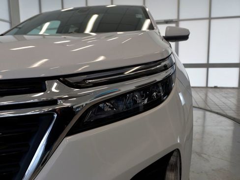 Used 2022 Chevrolet Equinox LT image 11