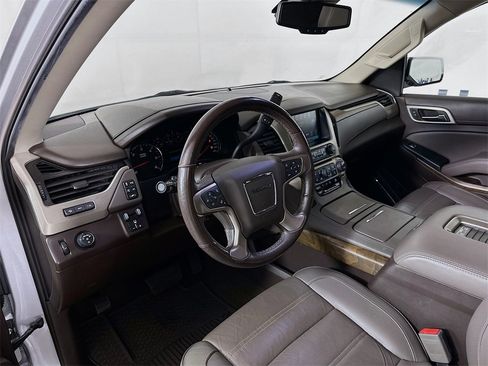 Used 2018 GMC Yukon Denali w/ Denali Ultimate Package image 10