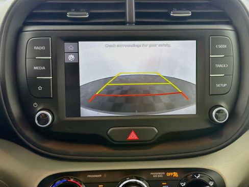 Used 2025 Kia Soul LX w/ LX Technology Package FWD image 22
