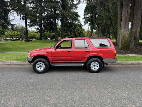 Used 1990 Toyota 4Runner SR5 AWD/4WD image 2