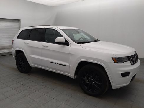 Used 2021 Jeep Grand Cherokee Laredo X RWD image 11