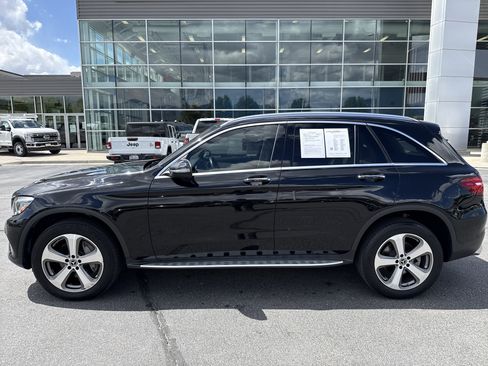 Used 2019 Mercedes-Benz GLC 300 4MATIC image 2