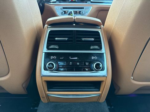 Used 2020 BMW 740i xDrive w/ Cold Weather Package image 38