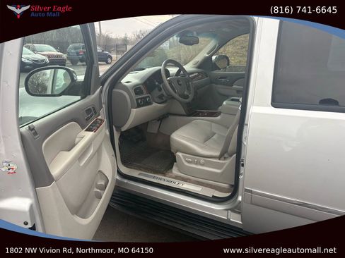 Used 2010 Chevrolet Tahoe LTZ image 9