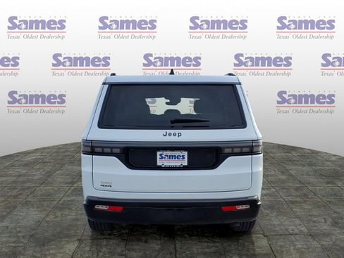 New 2026 Jeep Grand Wagoneer Limited w/ 8-Passenger Seating Package AWD/4WD image 7