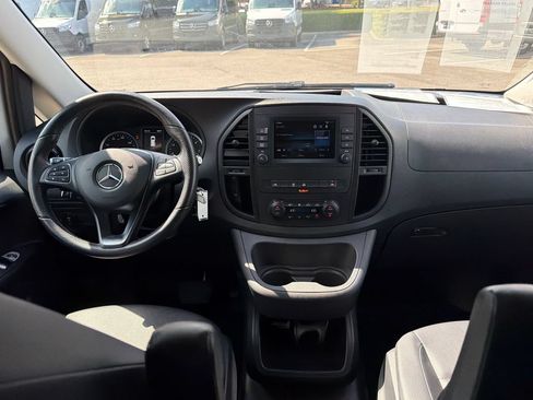Used 2023 Mercedes-Benz Metris Passenger image 2