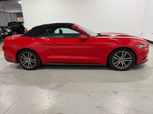 Used 2017 Ford Mustang Premium image 5