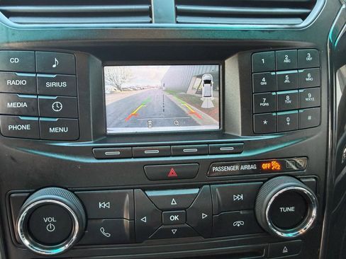 Used 2016 Ford Explorer XLT image 44