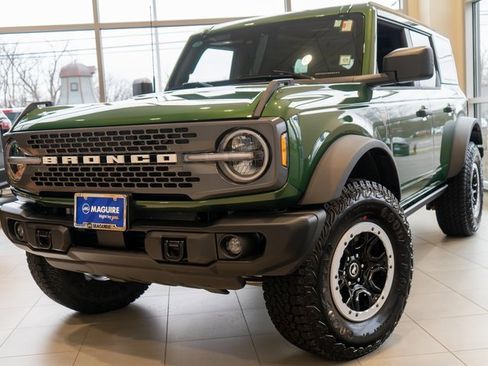 New 2025 Ford Bronco Badlands w/ Sasquatch Package image 1