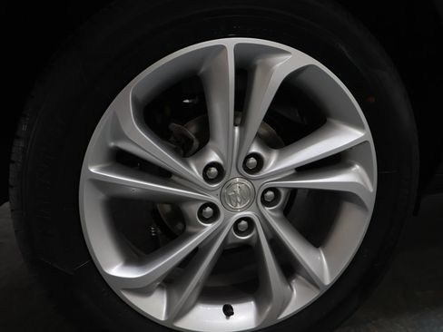 Used 2022 Buick Encore GX Preferred w/ Cold Weather Comfort Package FWD image 31