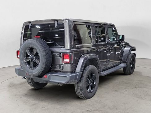 Used 2020 Jeep Wrangler Unlimited Sahara image 5