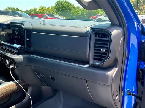Used 2025 Chevrolet Silverado 1500 RST AWD/4WD image 13