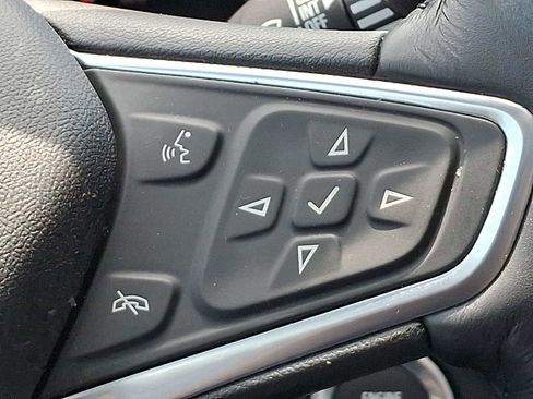 Used 2018 Chevrolet Equinox Premier AWD/4WD image 23
