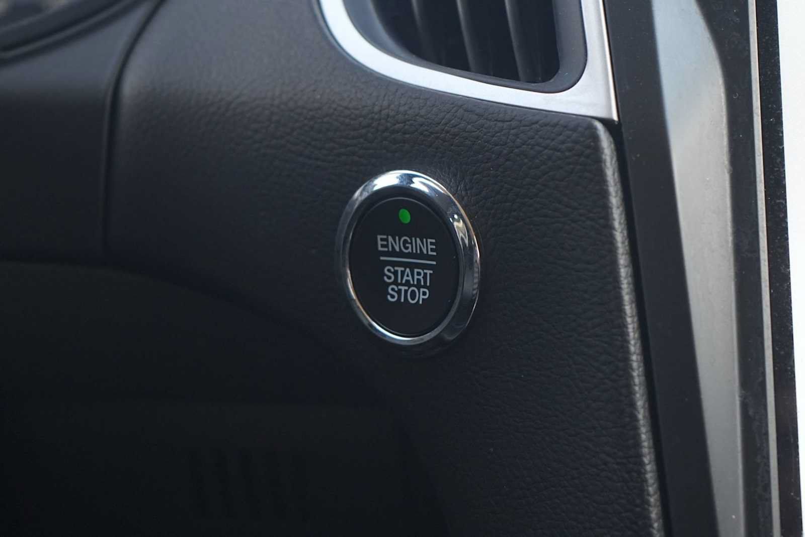 Used 2024 Ford Edge SEL AWD/4WD image 23
