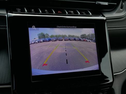 Used 2024 Jeep Grand Cherokee Altitude AWD/4WD image 27