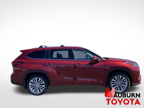 Used 2023 Toyota Highlander Platinum AWD/4WD image 8