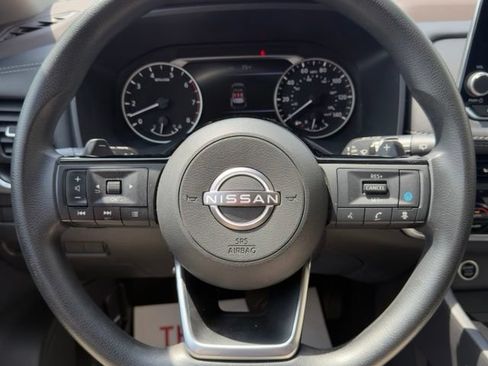 Used 2023 Nissan Rogue SV AWD/4WD image 17