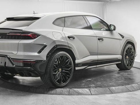 Used 2025 Lamborghini Urus SE image 10