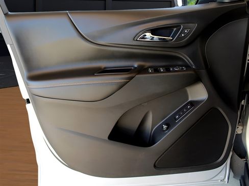 Used 2019 Chevrolet Equinox Premier image 9