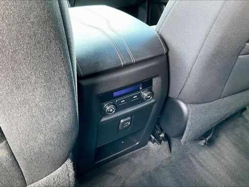 Used 2021 Chevrolet Traverse LS FWD image 12