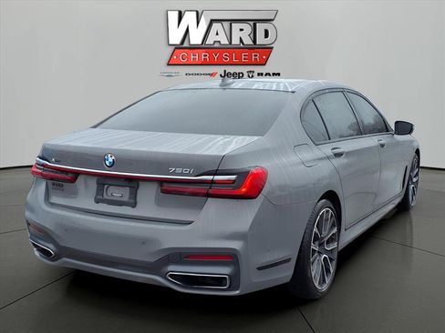 Used 2021 BMW 750i xDrive 750i xDrive w/ Executive Package image 3