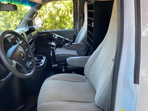 Used 2021 Chevrolet Express 2500 RWD image 23