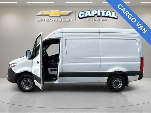 Used 2025 Mercedes-Benz Sprinter 2500 image 4
