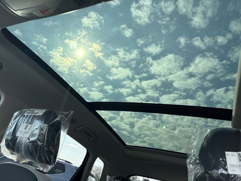 New 2026 Volkswagen Taos SE image 23