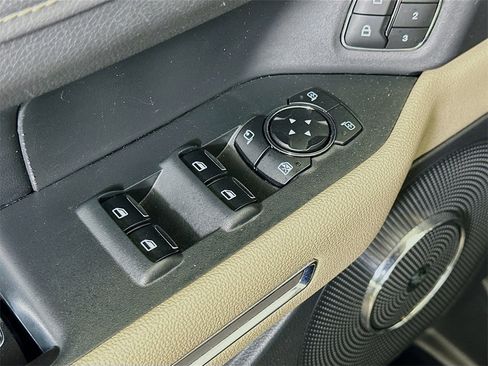 Used 2024 Ford Expedition Limited image 21