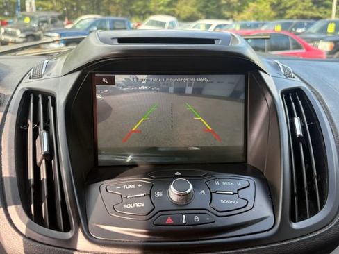 Used 2015 Ford Escape SE w/ Equipment Group 201A AWD/4WD image 21
